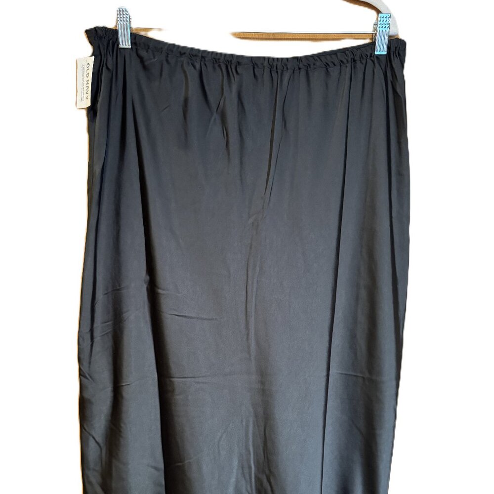 High-Waisted Satin Midi Slip Skirt - Black